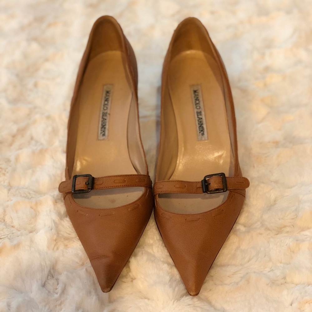 Manolo Blahnik tan leather kitten heels 38.5 / 8.5